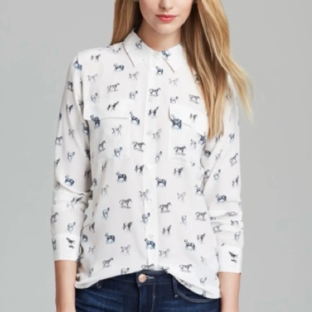 NTM: Ann Taylor Creamy White & Blue Wandering Horses Button Down Top Sz 8